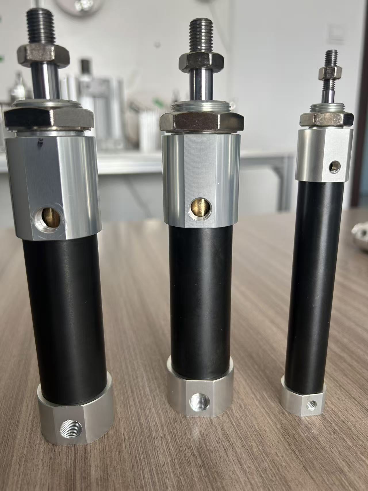 Custom TQM Series Metal-Sealed Low-Friction Pneumatic Cylinder SMC MQM Compatible