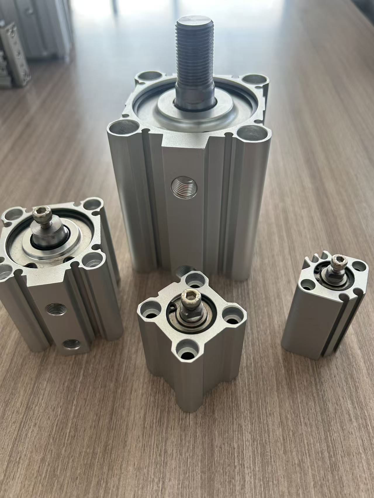 Custom TCQ Series Metal-Sealed Low-Friction Metal-Sealed Pneumatic Cylinder