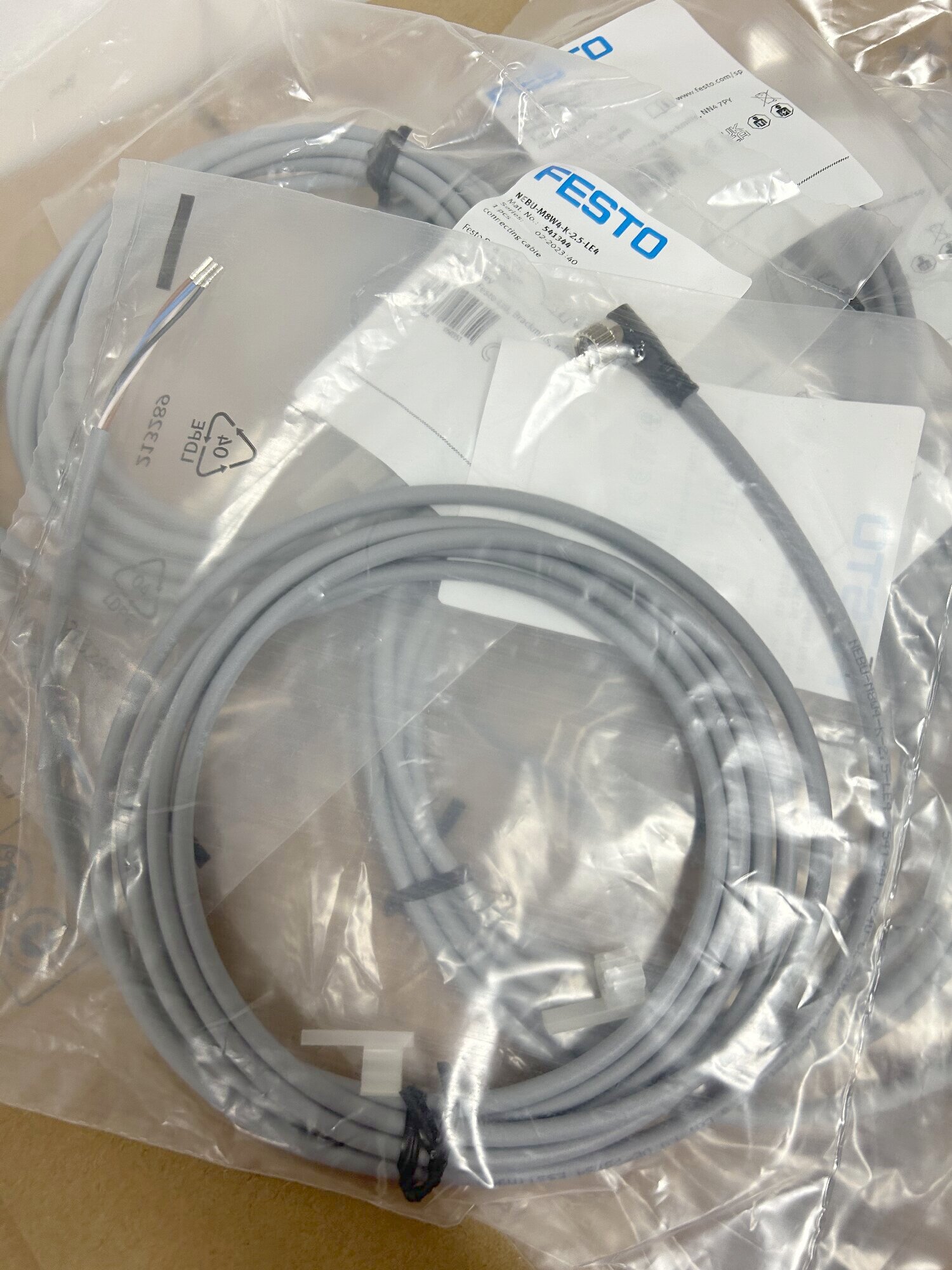 Connection Cable 541344 NEBU-M8W4-K-2.5-LE4 Germany Original Delivery Time Is Fast